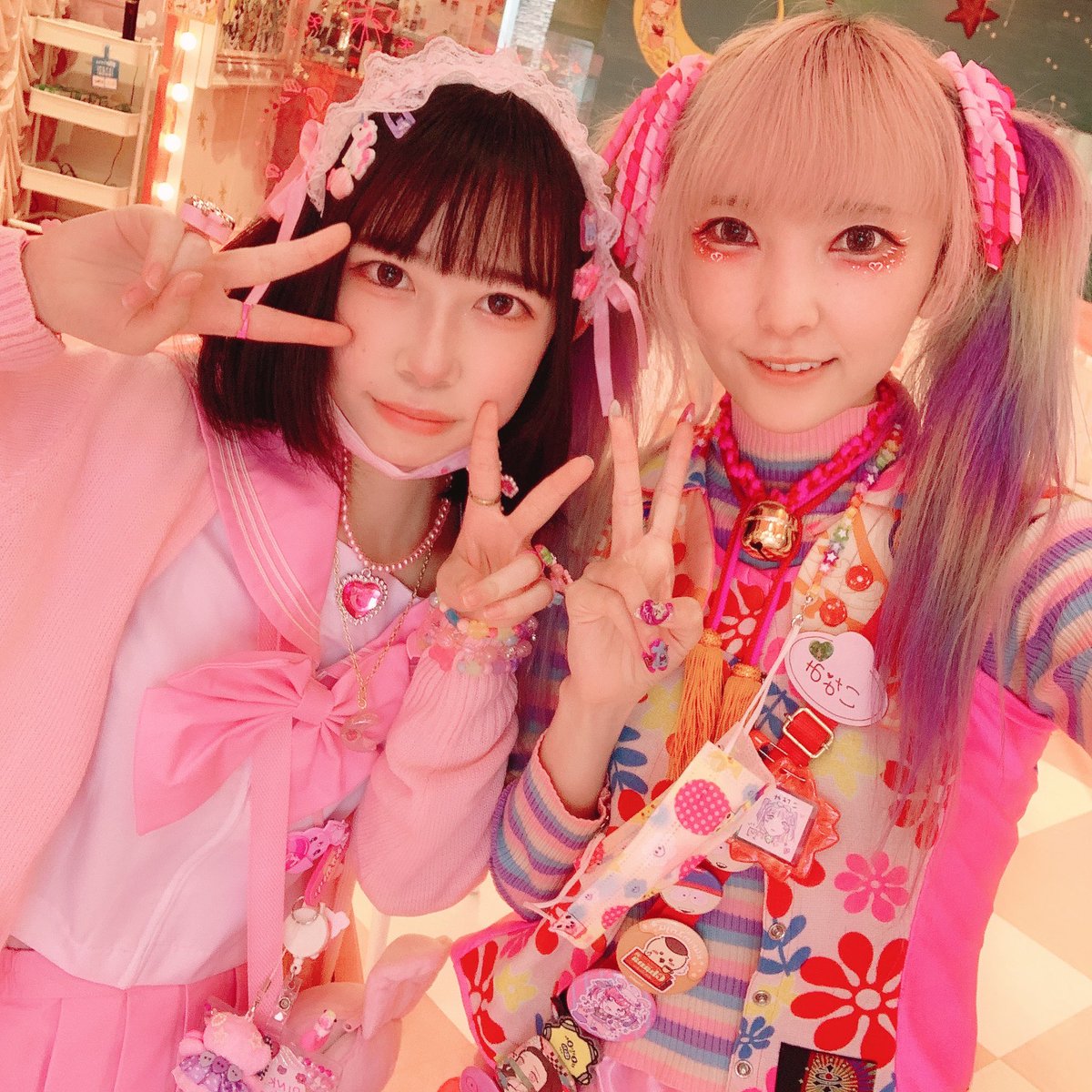 Pinkkawaii_v's tweet photo. 🎪❤️🧡💛💚💙💜💖🎪
5/14 オープン🥳
久しぶりのOPEN✨本日ははる谷。さんがなんとロリィタコーデでの来店イベント🌈
ロリィタはる谷。と記念撮影はいかがですか？新人Dollのコハコミちゃんも一緒に、ゲスト様のご来場お待ちしてます！
573
はる谷。
コハコミ
のろし
#PINKKAWAII 
🎪❤️🧡💛💚💙💜💖🎪 https://t.co/nlhbUNIiGo