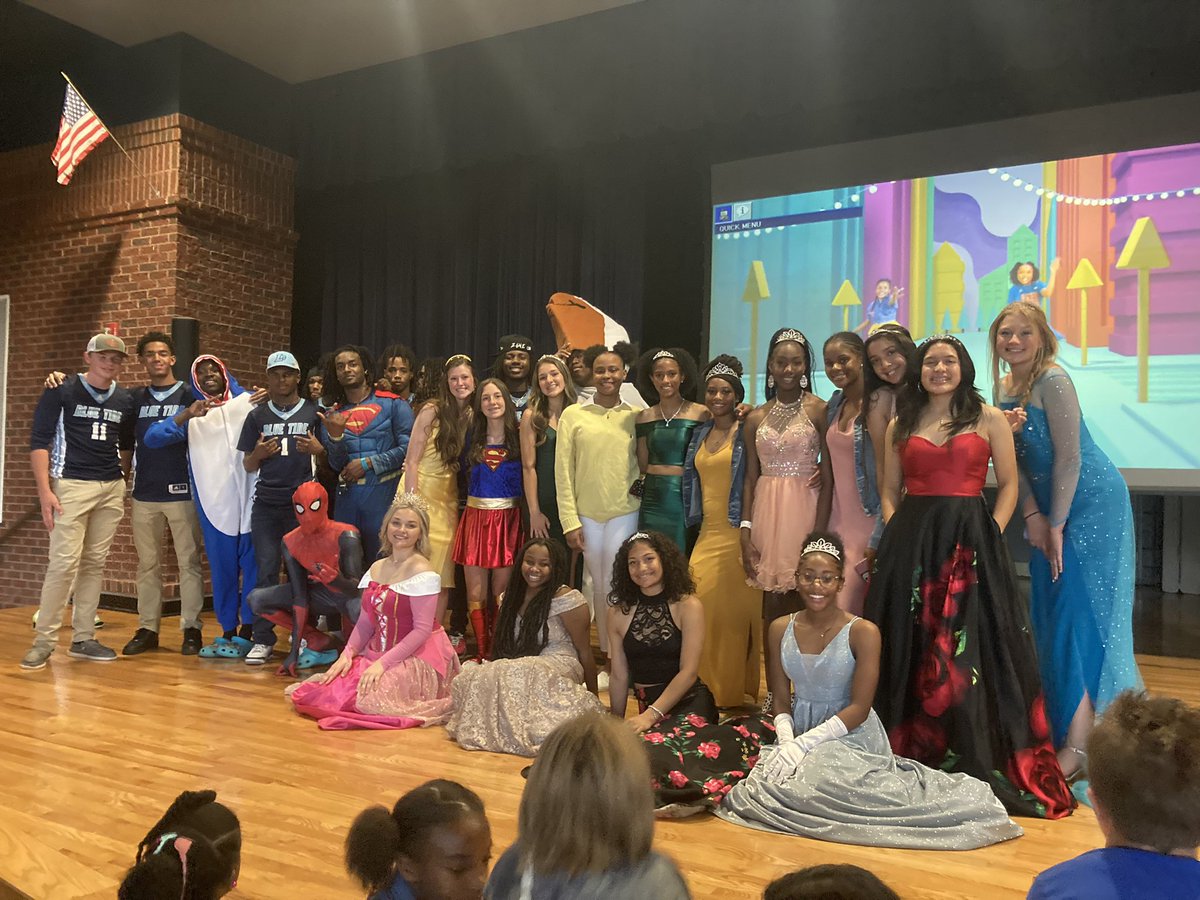 BlueTideBoys1's tweet photo. Thank you to this group. Without you Superhero and Princess Night could not have been possible. We hope everyone had a great time. Thank you so much for coming out and supporting the Softball, Flag Football and Boys Basketball teams. https://t.co/J9dbTeoelw