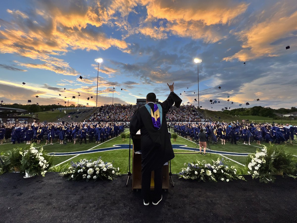 Congratulations to the Class of 2022! It was an awesome evening! Special thanks to <a href="/kcupples3/">Karen Cupples</a> for speaking to our graduates! 
<a href="/ACSchoolsTN/">Anderson County Schools TN</a> 
#GoMavs🤘