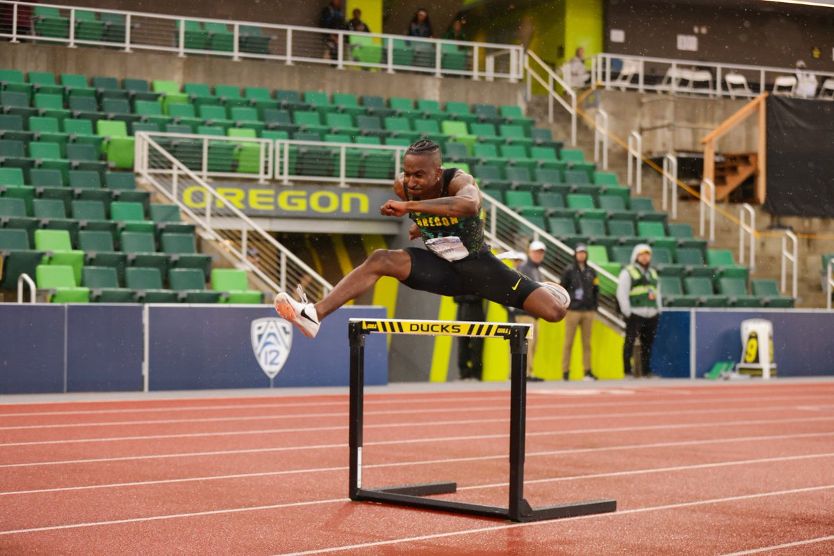 OregonTF's tweet photo. Clearing (400m) hurdles, moving along!

Alexandra Webster (58.89) 
✅ Second-fastest qualifier

Will Mundy (51.99)
✅ Third-fastest qualifier 

See y’all Sunday👏

#GoDucks https://t.co/XPSOflKM2d