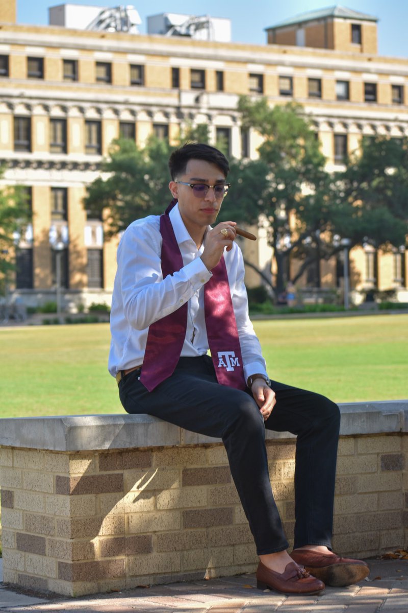 franknieto31's tweet photo. thank you TAMU for the best 4 years a kid could ever ask for. it’s only up from here! 🎓🤞🏼 https://t.co/VNEpbAIHAa