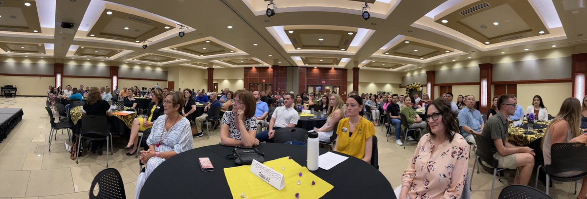 I had the honor to be invited to speak yesterday to the students at the WSU Dental Hygiene Advancement Ceremony honoring leaders in the program for patient care and professionalism 🦷 #WSU #dentalhygienist #HealthcareProfessionals <a href="/WSU_CHP/">WSU College of Health Professions</a>