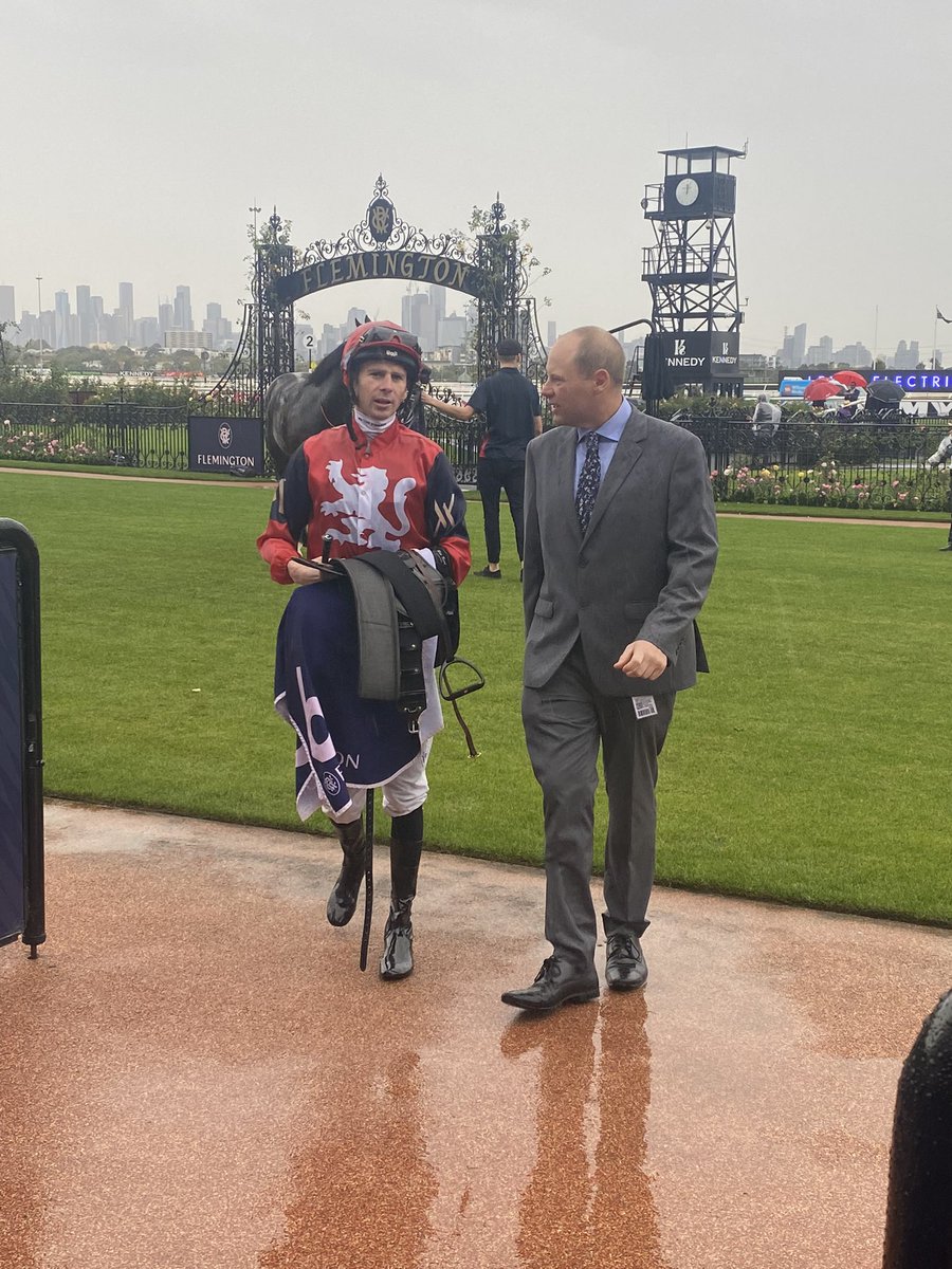 NoorilimPark's tweet photo. DOULL kicks off his career in great style π
#brucey #flyingdoormat @FreedmanRacing @RosemontStud https://t.co/CIjThnaxQJ