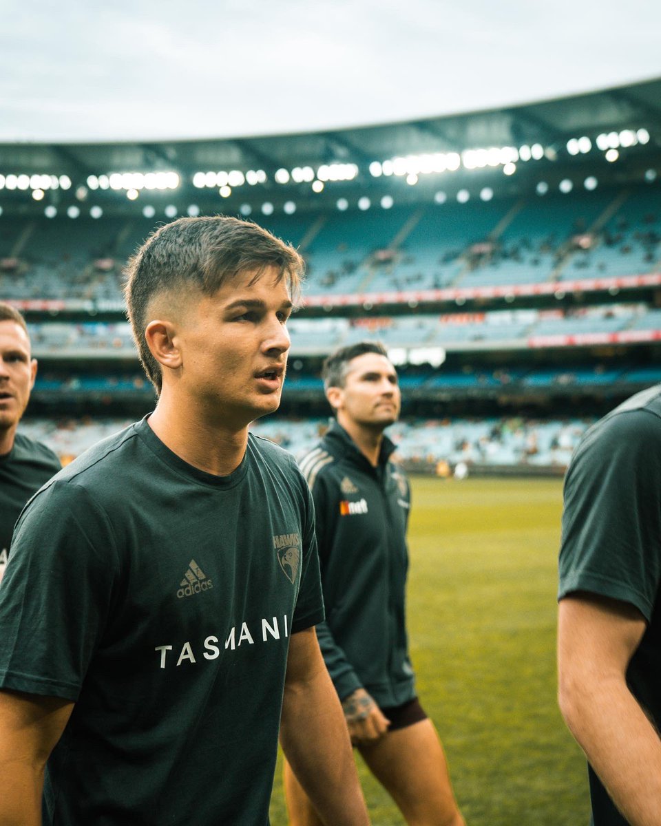 HawthornFC's tweet image. First game vs 200th. 🤝