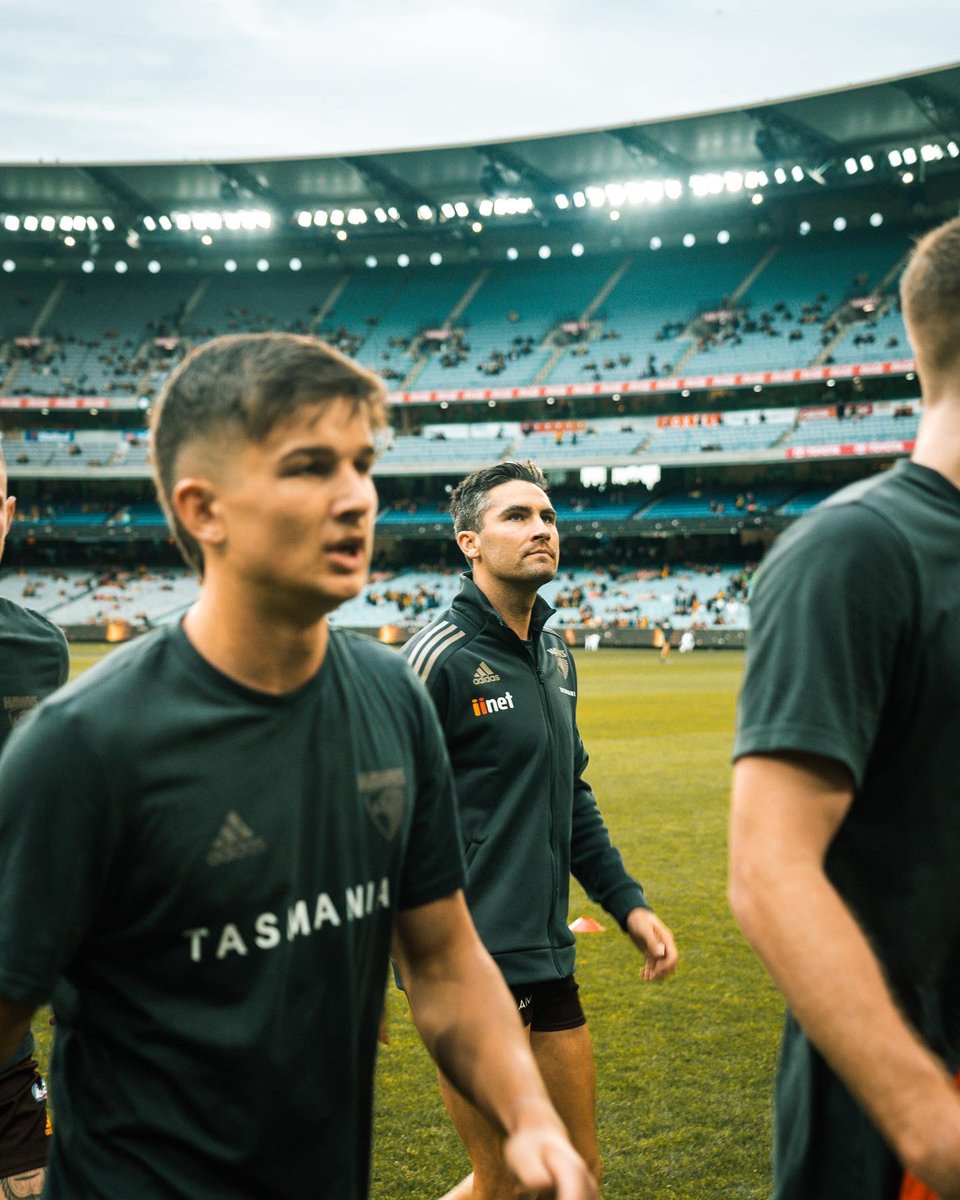 HawthornFC's tweet image. First game vs 200th. 🤝