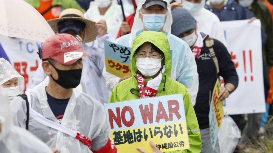 Peace march, 50th anniversary, Okinawa, return, Japan