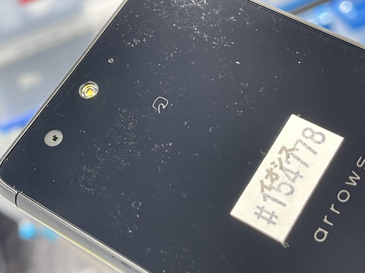 iosys_chuou's tweet photo. \\ ガッチガチV //

【arrows Be F-05J】
docomo SIMロック解除済
中古Cランク 税込3,980円

スナドラ410
メモリ2GB

米国国防総省が定めたMIL規格
14項目をクリアした
高耐久スマートフォン💖

キズ多めで
それなり性能ですが
子供用おもちゃとか
いかがです🤔

#akiba #イオシス #arrowsBe #F05J https://t.co/ECQA7yOVOn