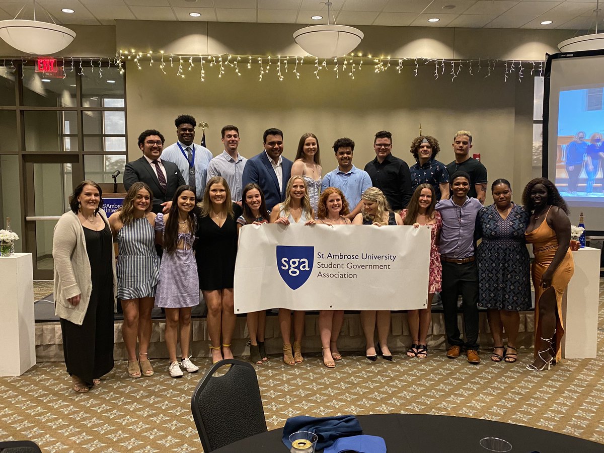 tracymatlock's tweet photo. Hey @CuellarZeek, when I worry about the future, all I need is some time with these great @stambrose ❤️’s and 🧠’s!  Congrats to @sga_sau!  Your leadership is full of hope and change! https://t.co/VT4NYHlZuX