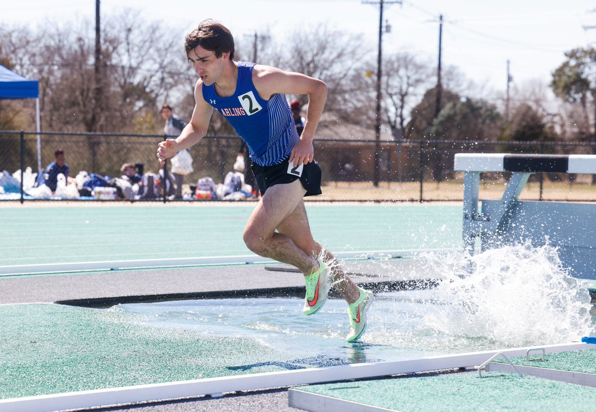 UTAMavsTFXC's tweet photo. Season's best in the 3000M Steeplechase‼️

Tanner Henderson placed 4️⃣th in the steeplechase final with a season's best time of 9:21.40!👏 

#MavUp https://t.co/JyEhdXTsCg