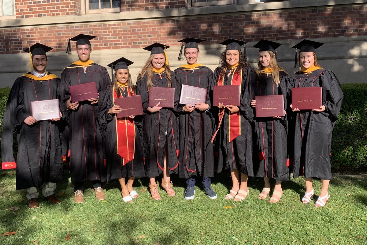 USCSportsSci's tweet photo. MS BKN sport science class of 2022! @jasoncherin @alec_roig @ali_zeitelhack @sylvia_baeyens @alexisemedrano @jasminstrong_ @Shannon_Rock_MS @IPetergacova @44archer @BradyMcCormick https://t.co/vEL8e05bDM