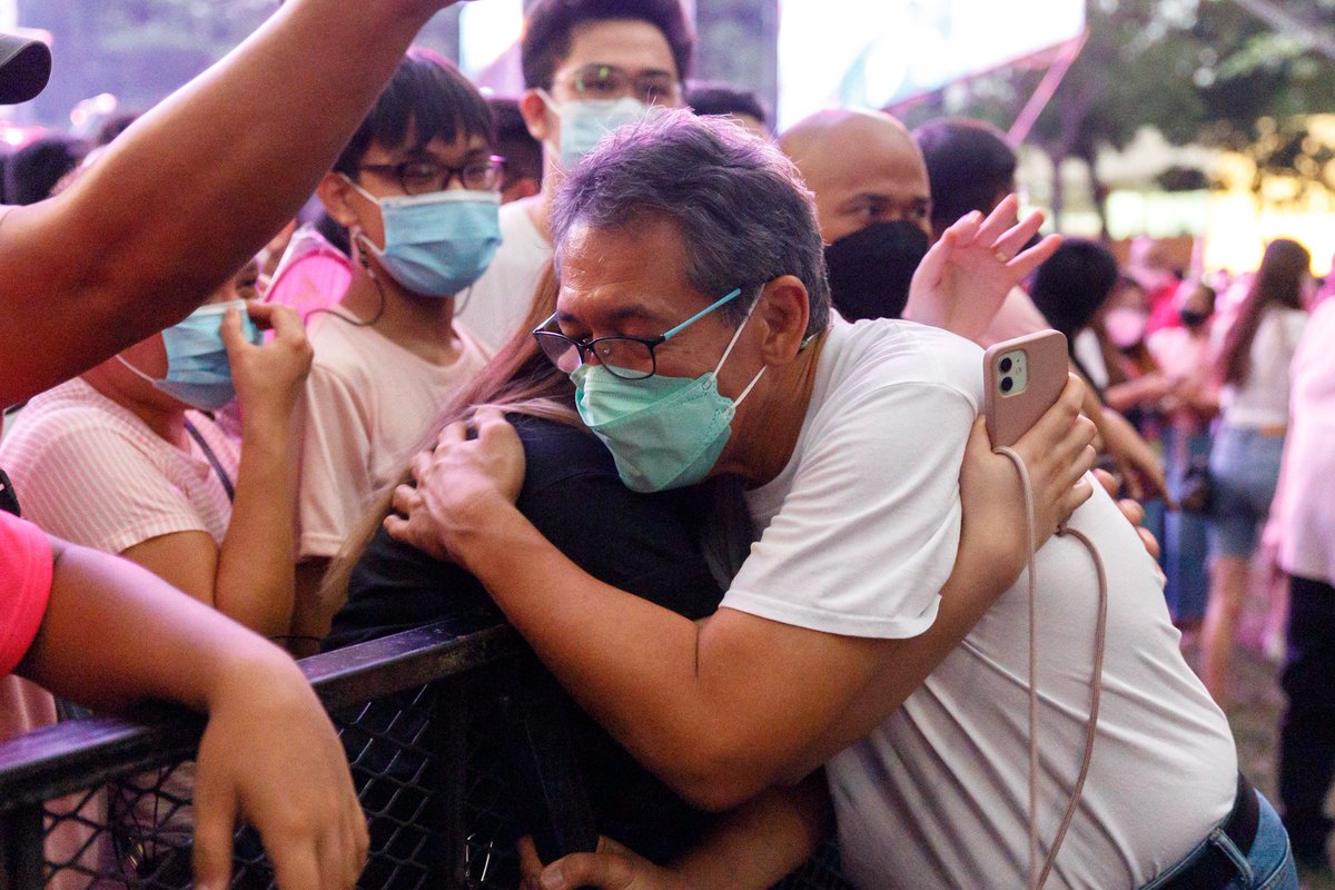 ChelDiokno's tweet photo. IBANG KLASE KAYO MAGMAHAL 🥺💕

Maraming salamat sa lahat ng pumunta at nanood ng #TAYOangLiwanag. Hanggang ngayon, I’m still amazed sa pagmamahal na ipinapakita niyo hindi lamang sa akin, kundi sa laban na ito. https://t.co/W8BAiKgwTF