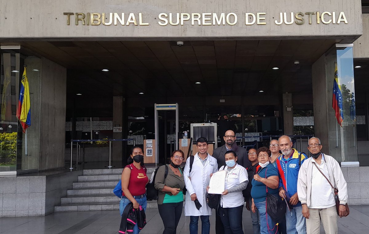 SINBOPROENF2012's tweet photo. #13Mayo || Consignado Amparo Constitucional ante el @TSJ por Trabajadoras(es) de Salud y APN, asistidos @WAsskoulSaab. Denunciando Instructivo Arbitrario de @onapre_oficial, Cercenando Derechos Colectivos y Difusos.
@NicolasMaduro 
@MinSaludVE
Descarga 👇: https://t.co/zB93nJA41d https://t.co/0KenqcMYs1
