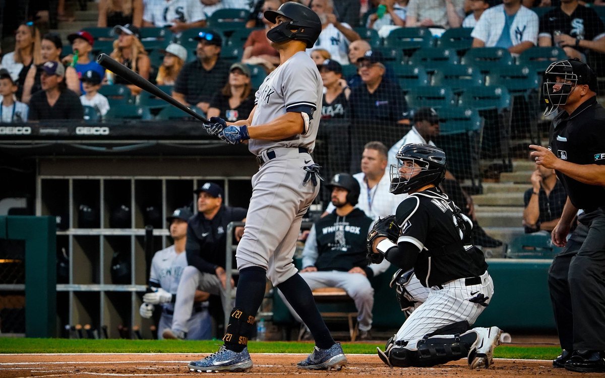 Yankees's tweet photo. Lean, mean, sluggin’ machines. 

#RepBX https://t.co/IlD529uiLW