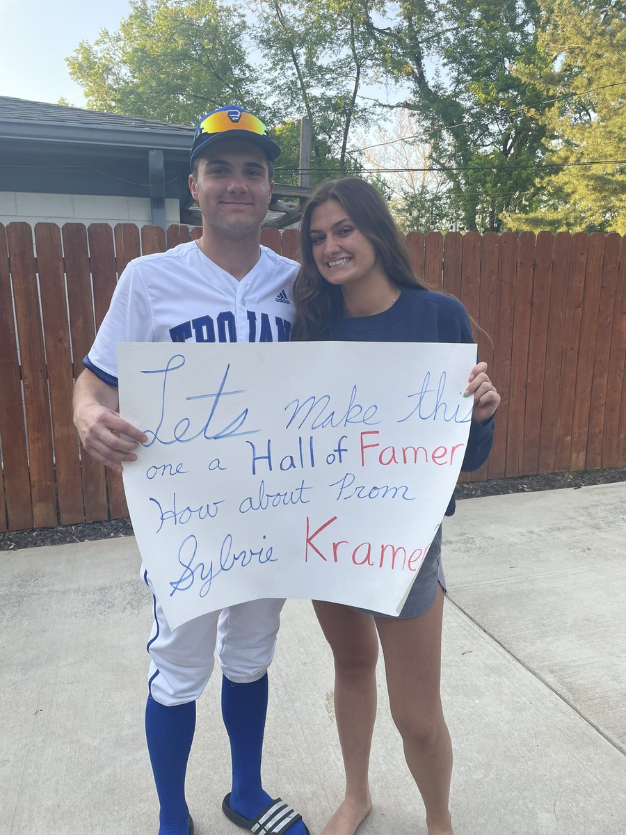 Daniel Konvolinka didn’t STRIKE OUT asking Sylvie Kramer to prom!! ⚾️🤩🌟🥳