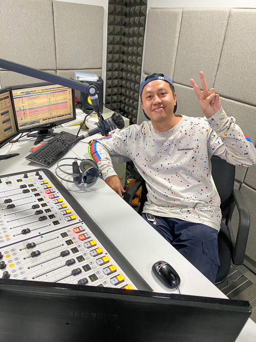 Closing siaran terakhir di <a href="/JAK101fm/">txtdariminJAK</a>. Terima kasih banyak buat semua pelajaran, perhatian, kepercayaan, kenyamanan, dan rasa kekeluargaan yang udah gue dapatkan. Ini bukan perpisahaan, ini adalah petualangan yang mungkin kita bakal bertualang bareng lagi kalo semesta mendukung