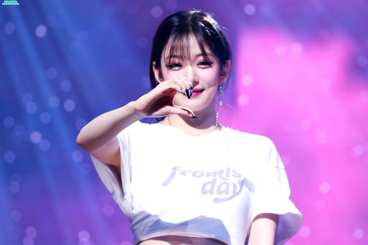 _klver_'s tweet photo. 220423 프로미스나인 이채영
챙이🎂❤️

#프로미스나인 #fromis_9
#이채영 #채영 #chaeyoung 

#HAPPY_CHAEYOUNG_DAY
#기다려왔어_너도알잖아_채영이생일
#채영이라는_색으로_찬란한_봄 https://t.co/wgf0LKuF4Q