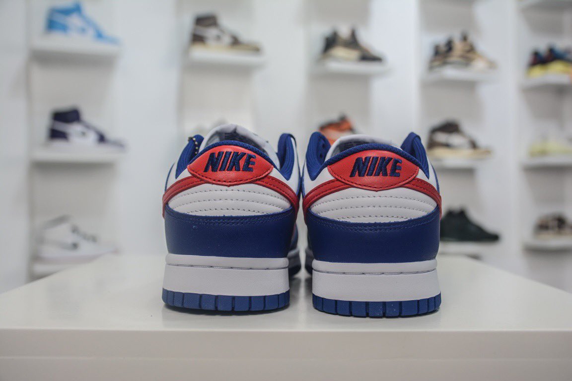 Ptshoesx's tweet photo. 🗝599 大厂Nike Dunk Low "White and University Red" 耐克 SB 低帮 白蓝红 复古休闲板鞋 采用纯白皮质打造鞋面，搭配深蓝色皮质面料框架点缀，Swoosh采用了红色形成对比!鞋款后跟处采用蓝色刺绣点缀有“NIKE”字样；鞋底部分，纯白中底搭配蓝色大底，为鞋款设计收尾。货号：DD1503-119尺码：36-47.5 https://t.co/bxtP7obAxa