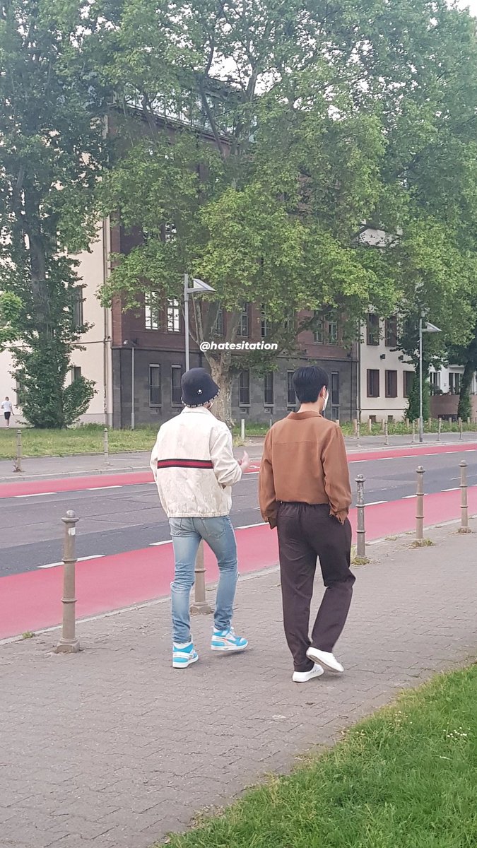 hatesitation's tweet photo. SO I SAW RENJUN AND CHENLE LAST NIGHT https://t.co/zAr4QAftF4