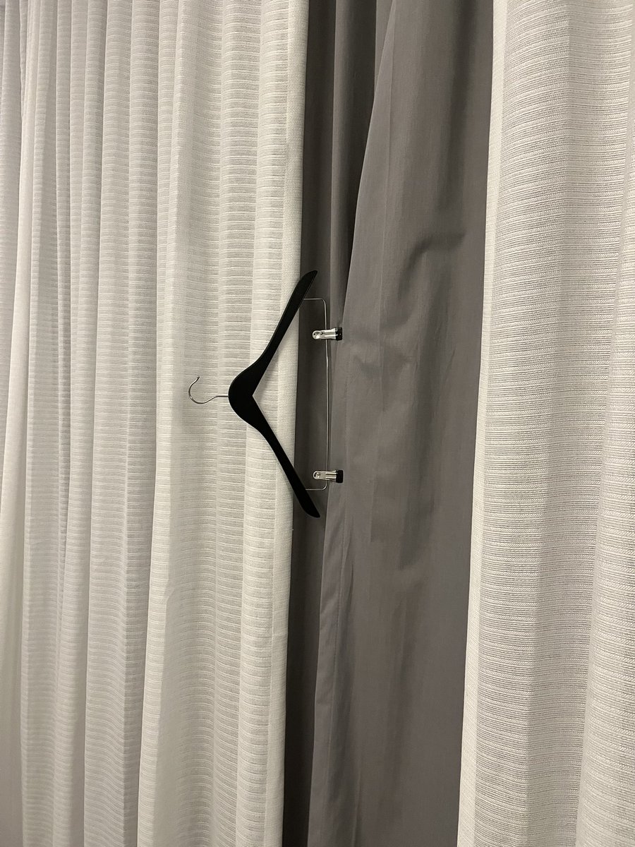 kanemccord's tweet photo. Credit: @jrichlive re advice for a good night sleep at hotel room during business travel.  #vcvalueadd https://t.co/fC7ORf5SGT