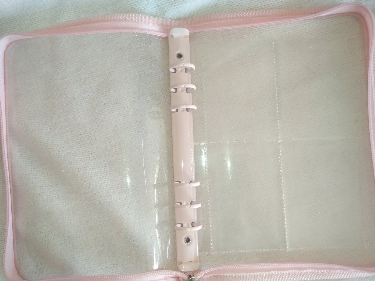 rr_carts's tweet photo. wts lfb ph | #rrconhands
A5 Glittery Pink Jelly Binder
- used , w/ free 10 pcs. 4p sleeves na
- medj dirty 'yung mga gilid-gilid, pero cleanable naman
- medj used na rin 'yung sleeves, pls manage your expectations
130php. onlyyyy!
dm or reply mine! https://t.co/98JKJt8iC2
