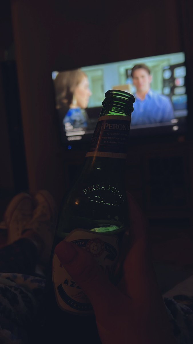 SofiaAngeles's tweet photo. Friday situation #Girls #Shoshanna #LikeYouKnow https://t.co/ek1DlXhYgu