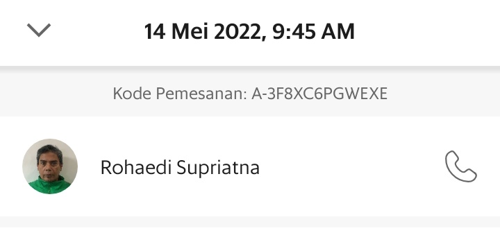 beybey131's tweet photo. @GrabID min gimana ya cara hubungin bapak drivernya udh saya coba telepon ke no di grab tapi ga terdaftar, ini helm nya ketinggalan :') https://t.co/7H5oH8RZ2D