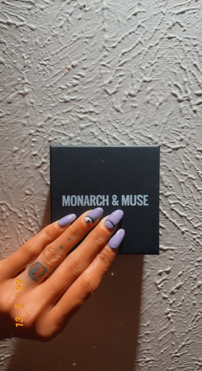 seanwelchwrites's tweet photo. Everyday chain @monarchandmuse #KinglyTingz 👑 https://t.co/dRF6nIBsQ5