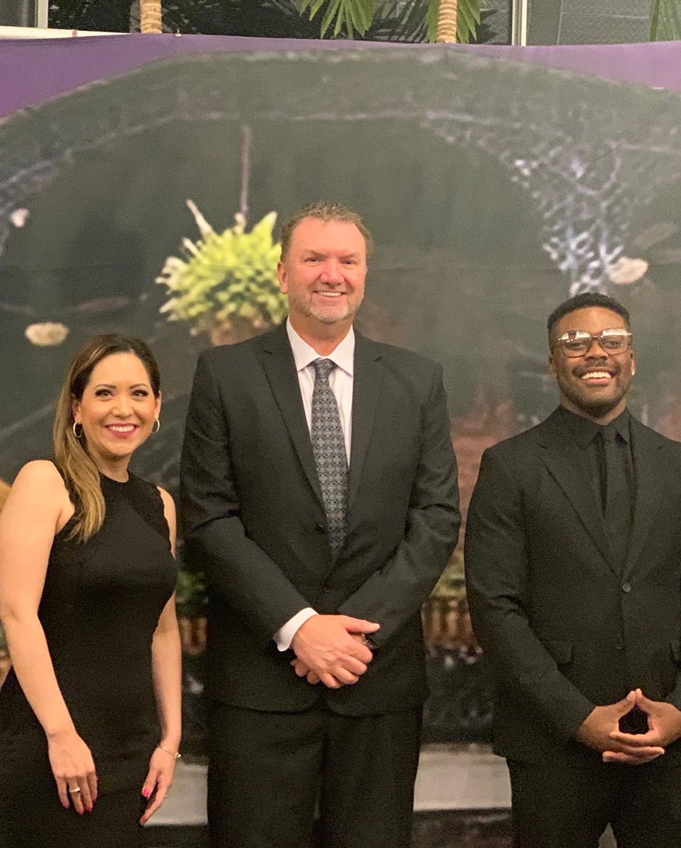 So much fun tonight at the 2022 HISD Educator of the Year banquet. 👩🏻‍🏫❤️📚 <a href="/WaltripRam/">Waltrip High School</a> @HISDMultiPrgms