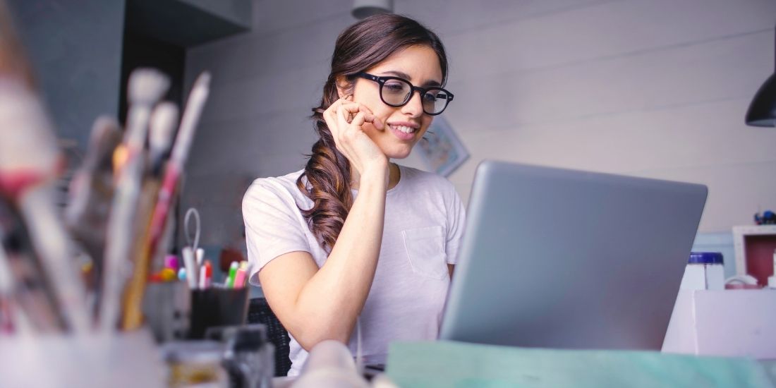 vyaparguruinfo's tweet photo. This holiday is dedicated to everyone who carries out professional activities from the comfort of their homes, from anywhere in the world, using the Internet.

#freelancer #freelance #design #graphicdesign #business #graphicdesigner #entrepreneur #marketing #logo #designer https://t.co/0OMXm5Lsvw