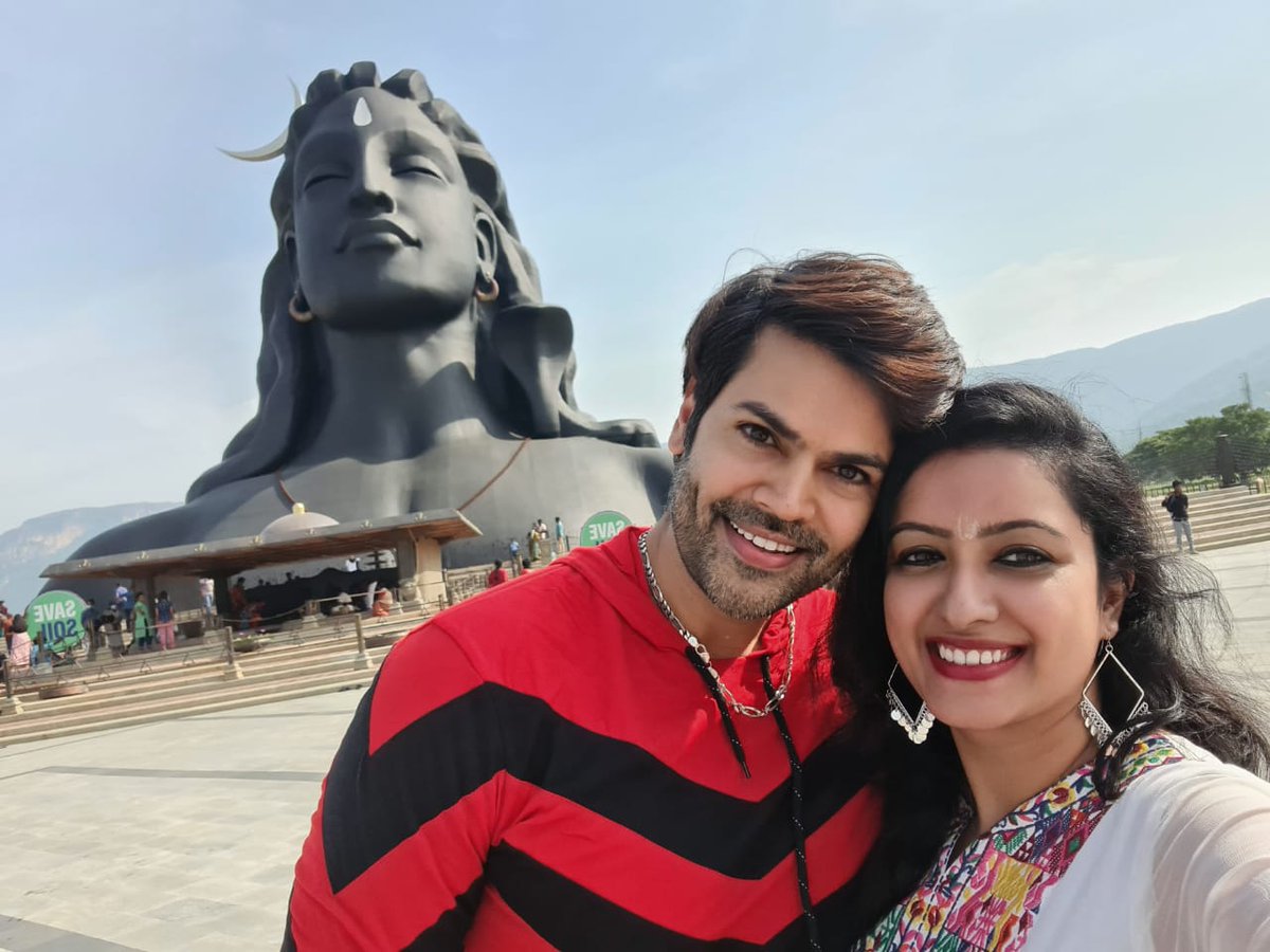 One of my favorite places with my favourite person ! Har Har Mahadev 🔥🔥 #Shiva #Shakti #adiyogi #isha #ishafoundation #coimbatore #ganeshvenkatram #nishaganesh @Nishaganesh28