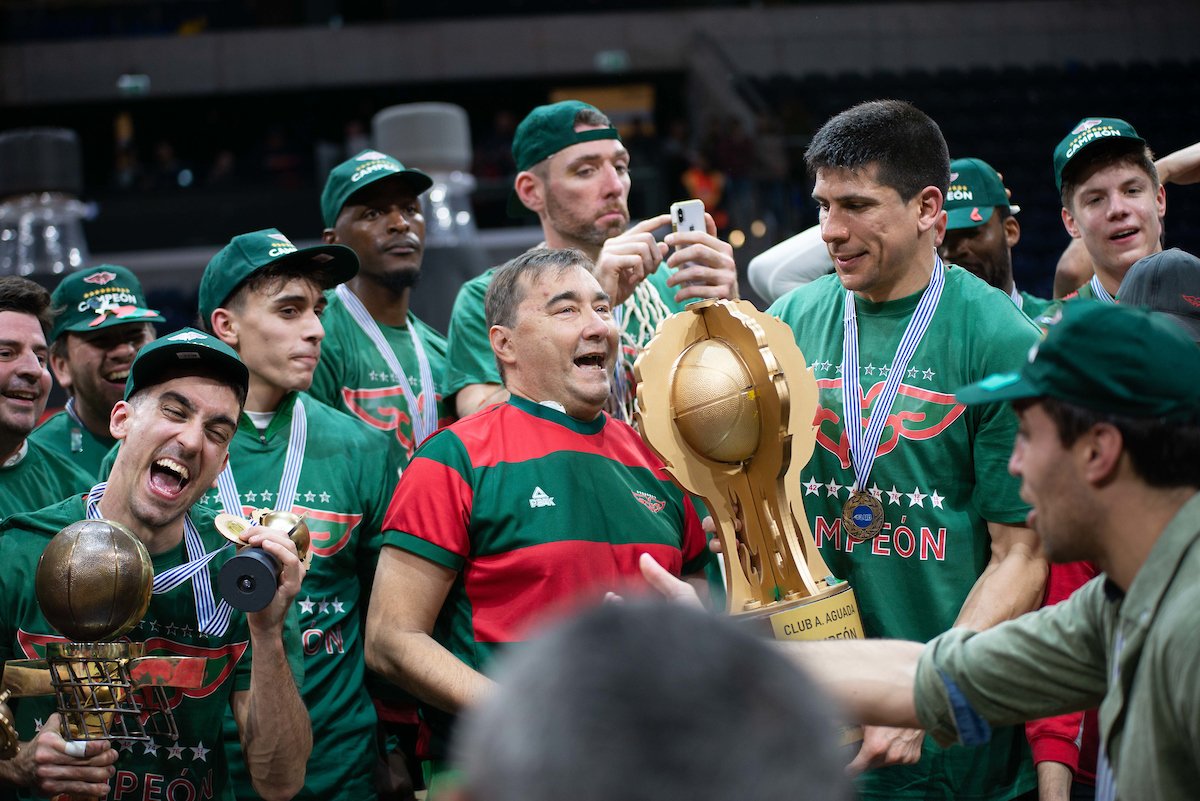 Esta Victoria es para vos el cielo esta de fiesta AGUADA NOMA