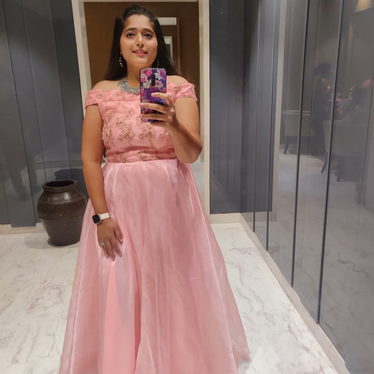 anchorhoneymodi.com
Hosted wedding reception for Patel Family ❤

Great event, so amazing crowd it was..Always Grateful 🥰❤

Wardrobe by Jtaraa by jimmi 

#anchoringdiaries #anchoringthelight #weddingplanners #weddinganchoring #wedding #wedding #sangeetoutfit #receptionlook
