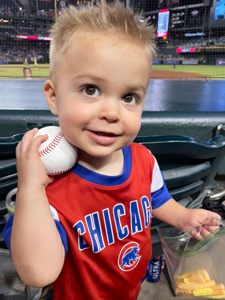 TayALinds's tweet photo. Thank you @JRvillar6 for coming back out of the dugout & throwing this to our son tonight! #firstMLBgame #GoCubsGo 💙⚾️ https://t.co/lkNmdAimvp