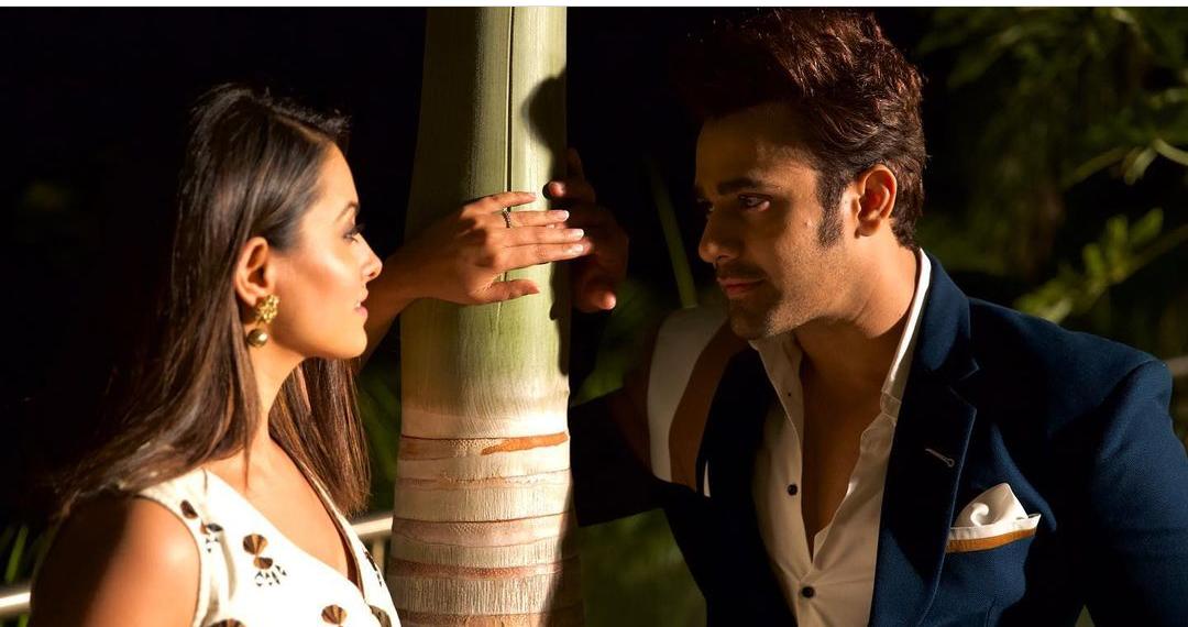proudpearlians's tweet photo. BTS from '' PEERH MERI ''
Happy 3 Years of Peerh meri Pearl Sir and Anita di ❤️ @pearlvpuri @anitahasnandani
#PearlVPuri #peerhmeri ♥️♥️ https://t.co/6cradMjkJP