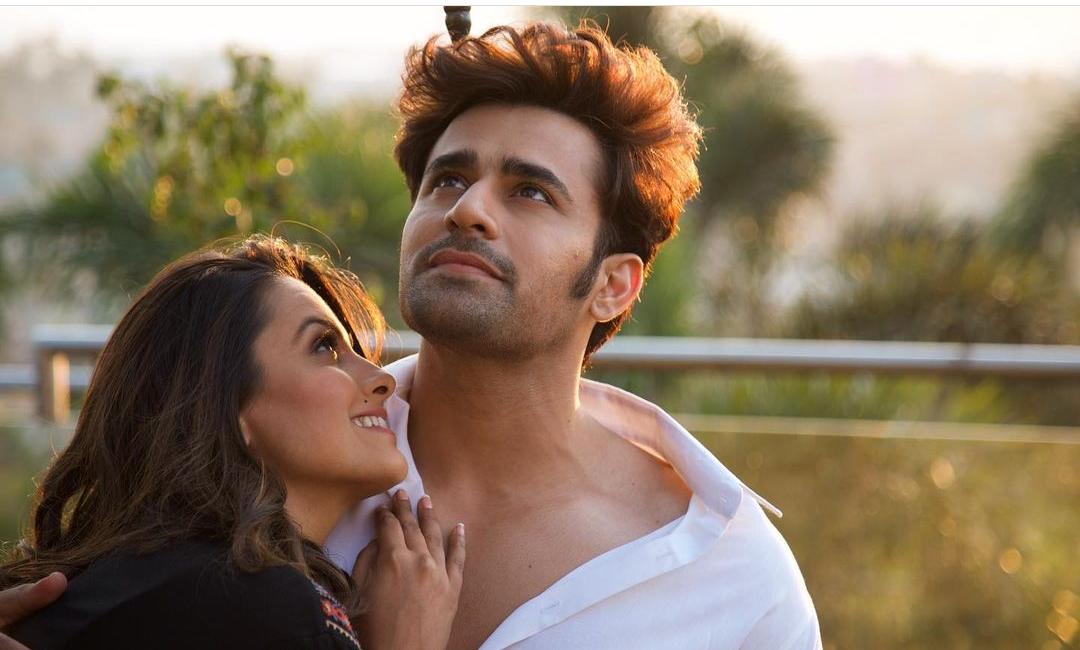 proudpearlians's tweet photo. BTS from '' PEERH MERI ''
Happy 3 Years of Peerh meri Pearl Sir and Anita di ❤️ @pearlvpuri @anitahasnandani
#PearlVPuri #peerhmeri 😘😘 https://t.co/uy6rIbafOI