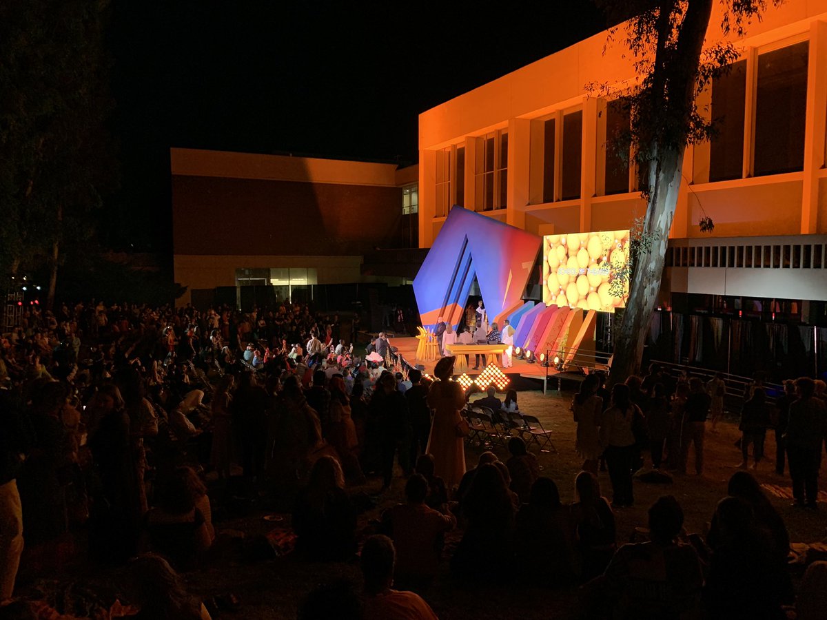 CalArts's tweet photo. That’s a wrap, folks! We can’t wait to see what our grads do out there in the world!
#calarts2022 #calartsgraduation https://t.co/blKbgVhSrk