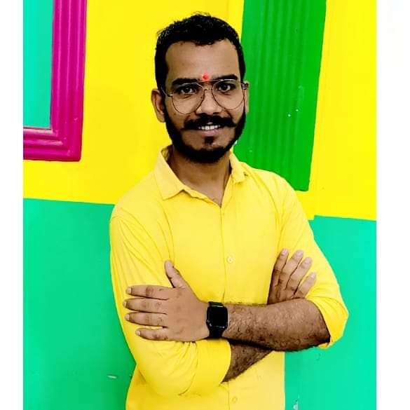 NeerajPartap2's tweet photo. लक्ष्य जितना बड़ा होगा,
उतना बड़ा बलिदान चाहिए।

ज़िद, जुनून और दृढ़ निश्चय का स्वाभिमान चाहिए।

     @NeerajPartap2 https://t.co/7S1HctfSqL