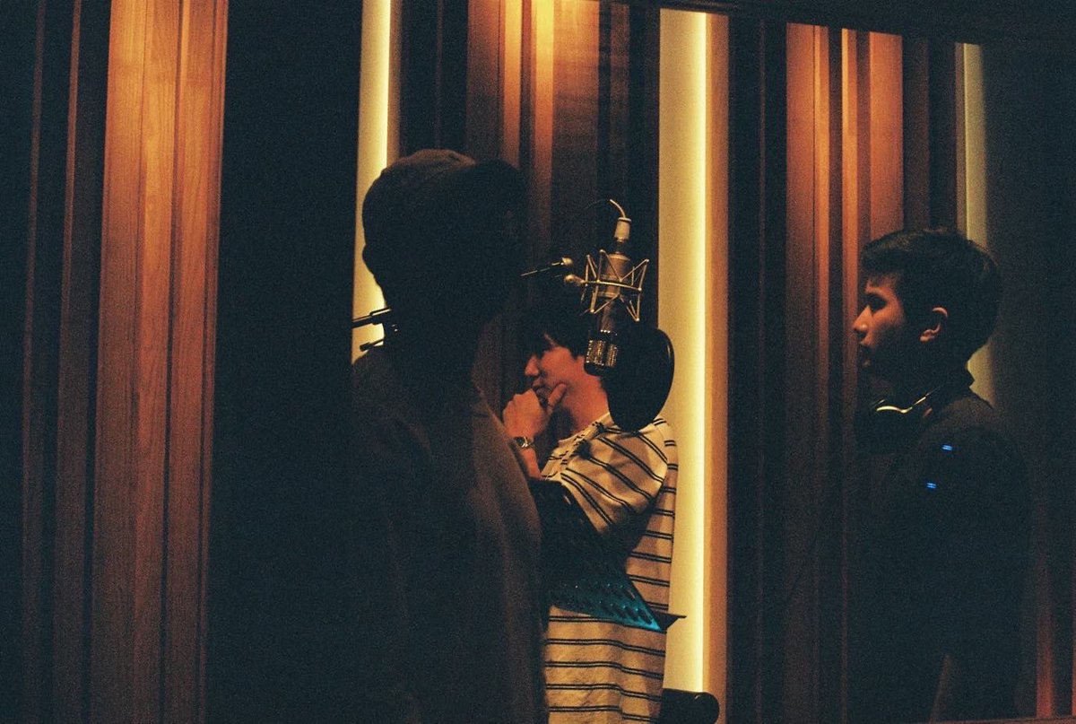 tkp_tkpofficial's tweet photo. RECORDING DAY
วันอัดเสียง เพลง เปลี่ยนไม่ได้ (Can’t Change)
Official MV Youtube: Koendanai
🖤 https://t.co/LjJbntlX0S

#เปลี่ยนไม่ได้ #CantChangeTKP #TKPband
#TKPfilms https://t.co/ELd8sjKF3m