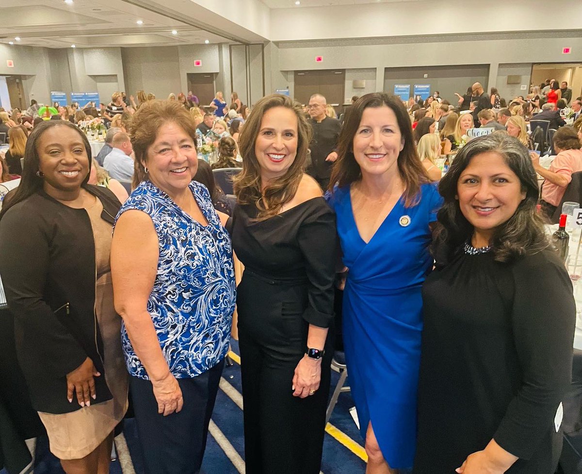 AsmCottie's tweet image. Wonderful to celebrate @tustinusd teachers of the year tonight. Thank you for all you do to inspire our kids!