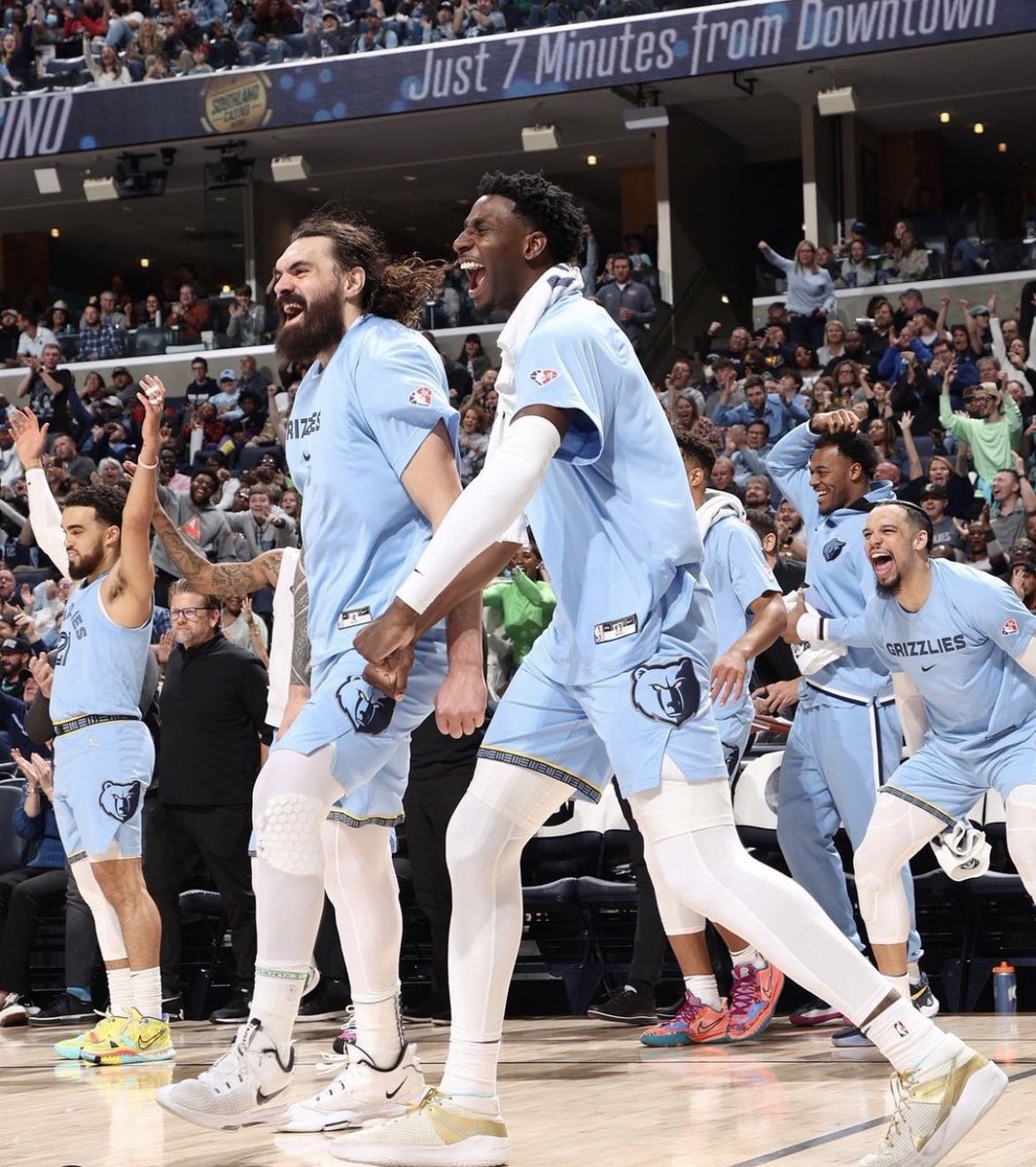 jessbensontv's tweet photo. This team. This season. It was special in Memphis. https://t.co/CeYezZoPwb