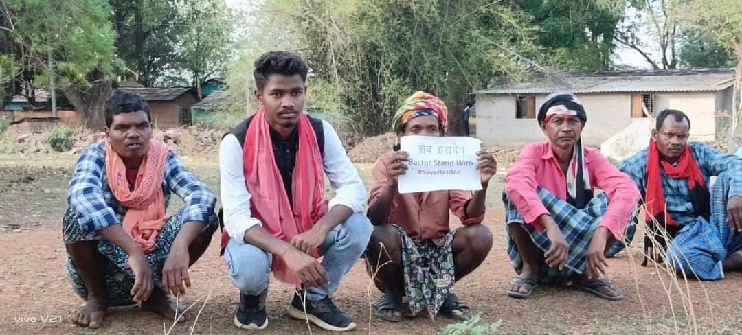Hasdeobachao's tweet photo. हसदेव अरण्य को बचाने का संघर्ष जारी है।

आज पूरे देश भर में हसदेव अरण्य को बचाने की मांग उठ चुकी है। 
हसदेव बचेगा तो देश बचेगा। 
#SaveHasdeo #savehasdeo_savetribal #savehasdeo https://t.co/qUHUguieu0