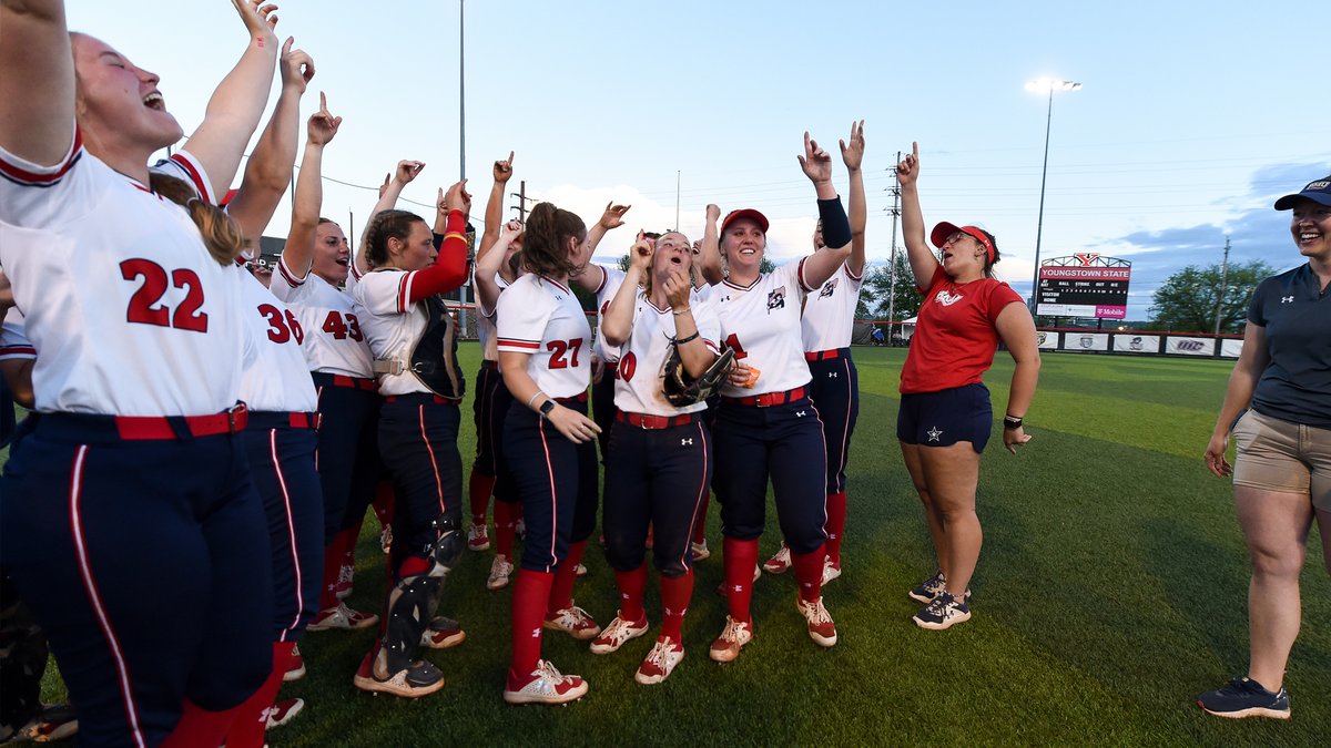 RMUSoftball's tweet photo. As you get excited about today's #HSLB Tournament title tilt, relive how we got yesterday ...

🗞️: https://t.co/d1IAnQtUbs
📊 (G1): https://t.co/xEFeoo3WW6
📊 (G2): https://t.co/bRPkfD0hlD
📱: https://t.co/lxq4zC1eXx

#BobbyMo | 🔵🥎🔴 | #SummitSZN https://t.co/XR1HiOuZf5