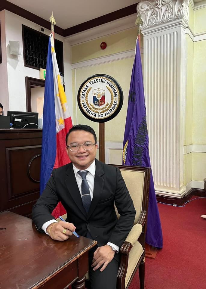 iacocaatelier's tweet photo. Glenn in our bespoke suit for his signing of the roll of attorneys
.
.
.
.
.
#bespokesuit #cebubased #cebutailor #cebutailorshop #cebusuit #cebusuitdesigner #cebufashiondesigner #cebufashion #menswear #signingoftherollofattorneys https://t.co/mgqYSuckDX