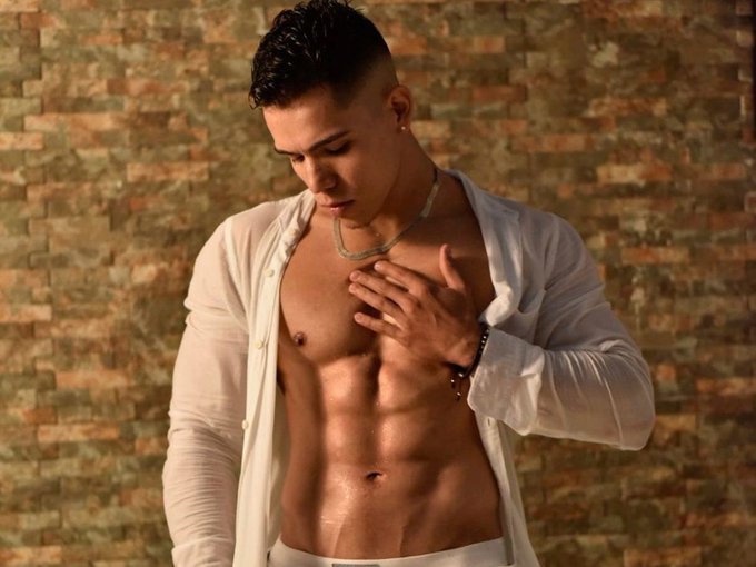 1 pic. Live with CHIRS
??https://t.co/1NFpyiIvWW #muscle #cams https://t.co/SlZSpdMlmc