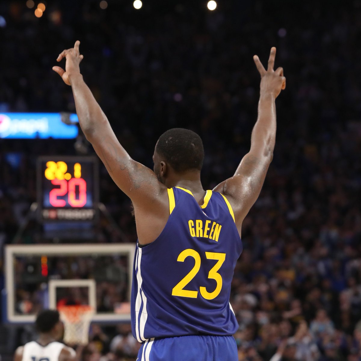 NBA's tweet photo. The Dubs are back in the West Finals!

Klay: 30 points, 8 threes, 3 blocks
Steph: 29 points, 6 threes, 2 blocks
Dray: 14 points, 15 boards, 8 assists https://t.co/JHxgwNPlw6