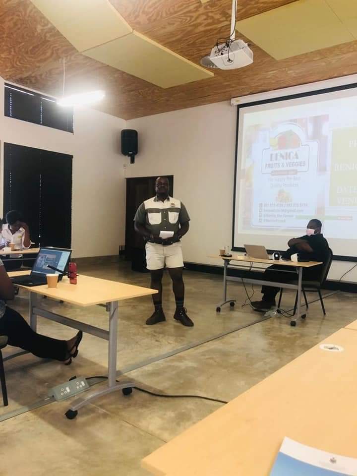 BenicaTheFarmer's tweet photo. Preaching the Gospel of Agriculture.

If you have a dream keep it alive ✨

Young Entrepreneure
Young Farmer
SA-GAP certified Farmer 👨‍🌾
Mpumalanga, Bushbuckridge, Acornhoek hile Kaya ❤️ https://t.co/UjYGRfrKhz
