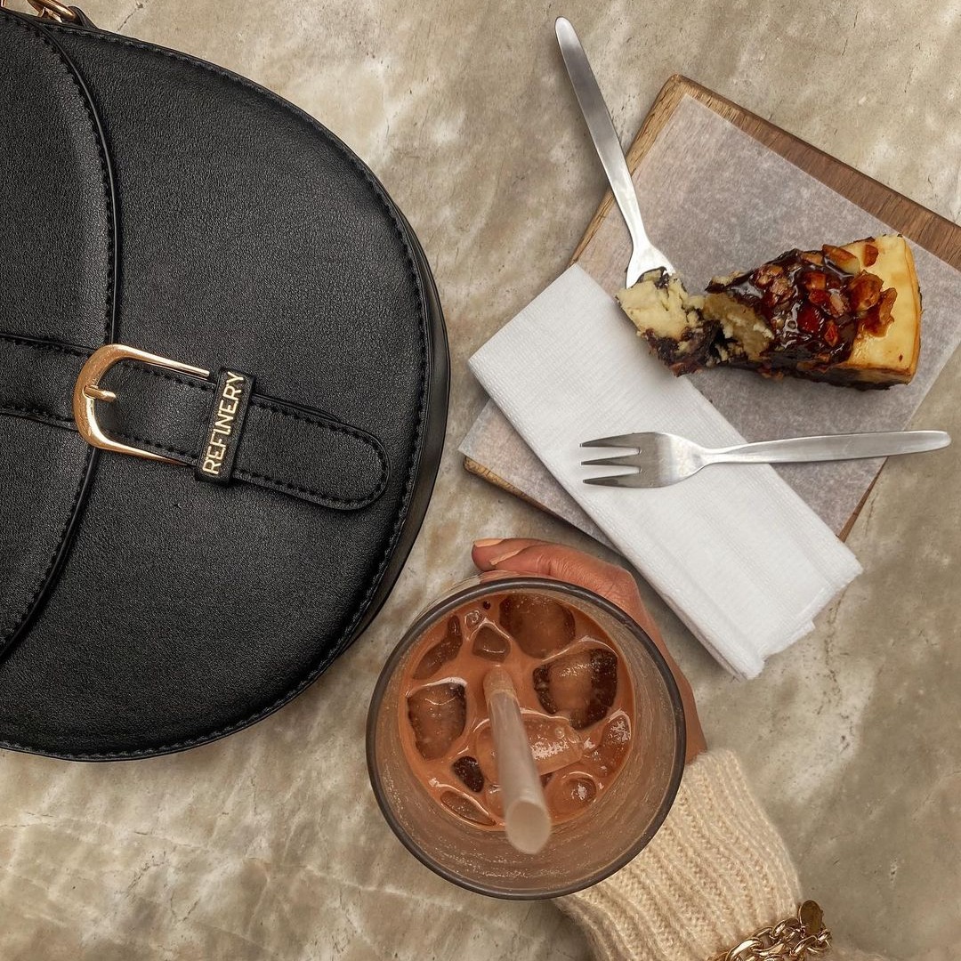 Somerset_Mall's tweet photo. Brunch details. ✨
Saddle Bag, available from #RefinerySA for R299.
#SomersetMallSA #AllYours https://t.co/SKCeIfFMHH
