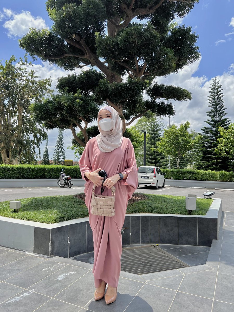 hellonabila_'s tweet photo. the ONLY pink raya outfit that i approved ☝✅

RM65 je weh 🤧 https://t.co/OiAxBxgVOh