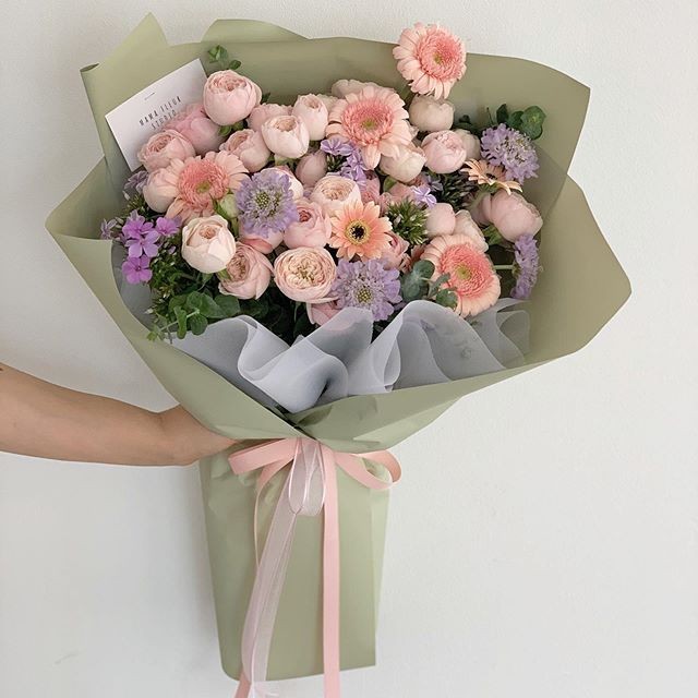 choijoulia's tweet photo. ㅤ
SELAMAT 1st Win dan 2nd Win nya! AAAAA SUMPAH KALIAN KEREN BANGET BANGET GILAK HSHSHSH IKUT BANGGA! Semoga bisa menang win yg BUANYAK BANGET! Ditunggu bawa piala yg banyak hihihi ❤️ #LESSERFIMPAK
#LESSERAFIM_Debut
#FEARLESS #LESSERAFIM2ndWin #Lesserafim1stwin 
ㅤ https://t.co/EbLvgARWaD
