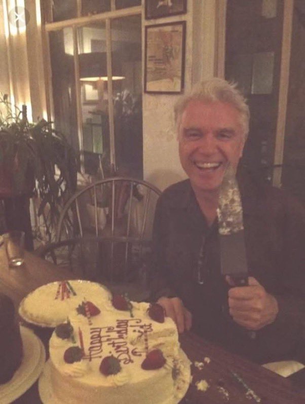 IT IS FINALLY NATIONAL DAVID BYRNE DAY FOR ME!!!! HAPPY BIRTHDAY KING 